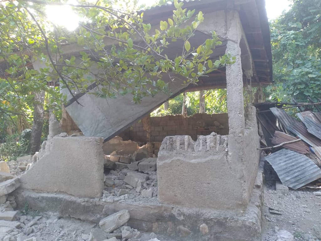Haiti fallen structure