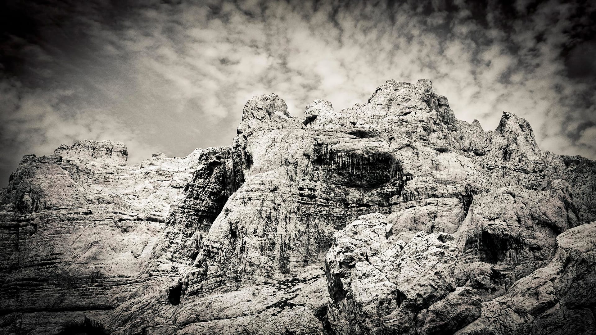 60.96 x 50.8 cm (24 x 20 in) Archival Photographic Print Edition of 25